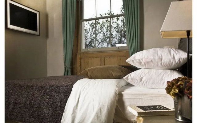 The Orange Public House  Hotel