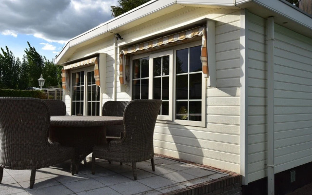 Modern Holiday Home in Kaatsheuvel with Hot Tub