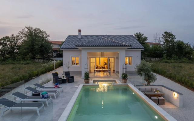 Modern Villa With Swimming Pool and Fenced Garden
