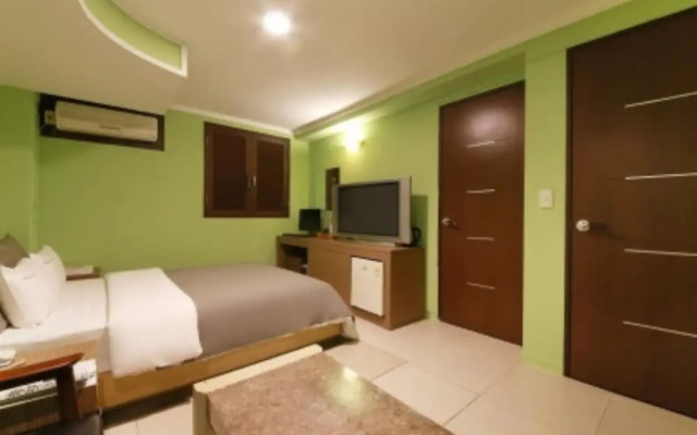 Mate Hotel