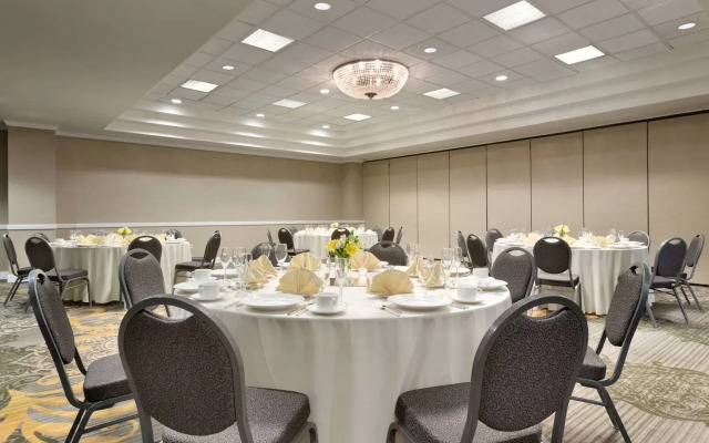 Embassy Suites by Hilton Newark Wilmington South