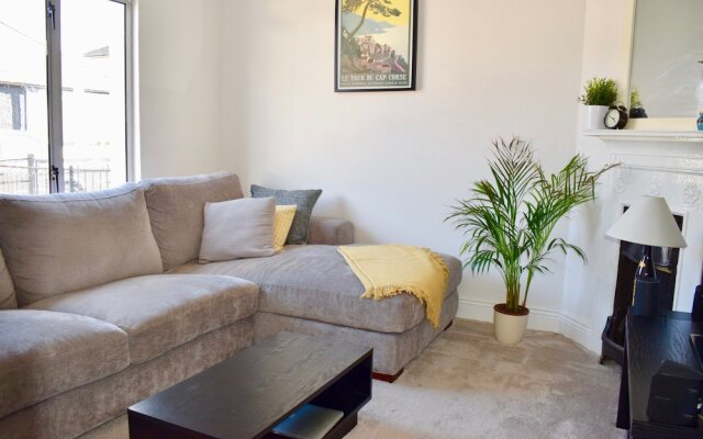 1 Bedroom Townhouse In Central Dublin