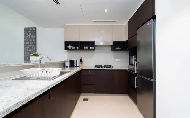 Lux BnB  Dubai Creek Harbour BLVD Views