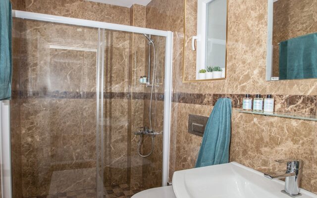 Truemar Hotels & Suites