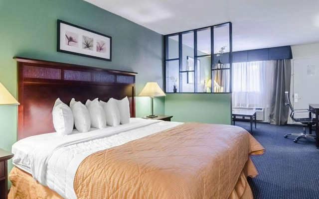 Rodeway Inn & Suites Williamsburg Central