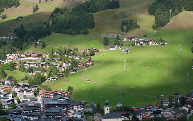 Spacious Apartment in Saalbach-hinterglemm With Balcony
