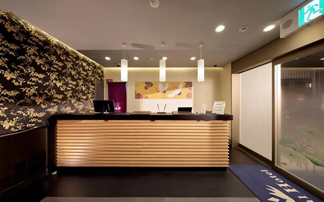 Shinsaibashi Higashi Crystal Hotel