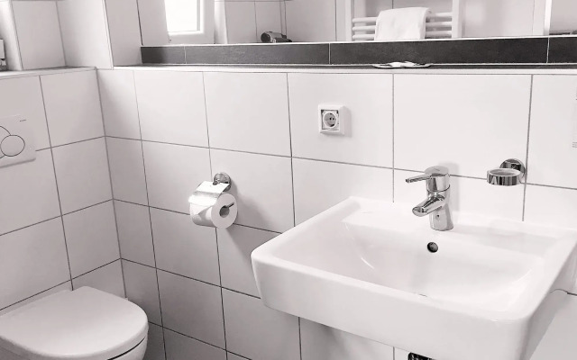 SMARTY Airport Cologne Hotel