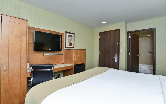 Holiday Inn Express New York - Manhattan West Side, an IHG Hotel