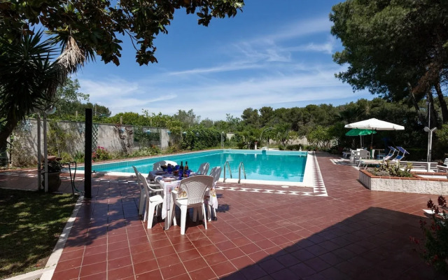 Villa Carmen With Garden And Pool