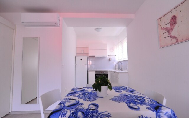 A2 - Luxury apt in Center, Just 5min From Beach