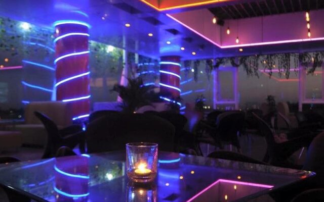 Hoang Vu Bien Ho Hotel