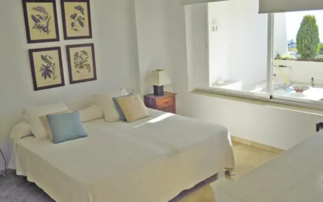 Apartamento Dúplex Guadalmina Baja