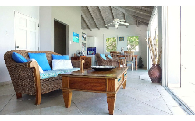 Beach House Younes by Island Properties Online