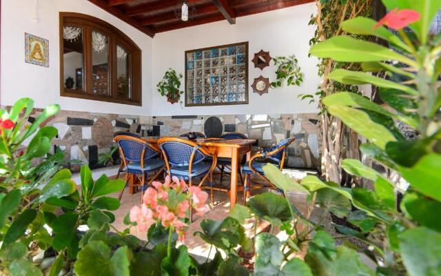 Hearth away from house. BREIA