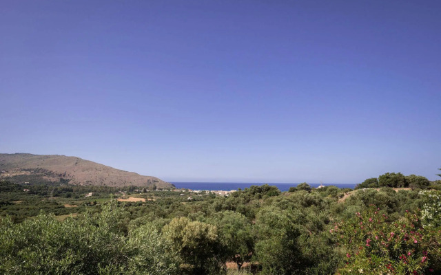 Villa Almyros