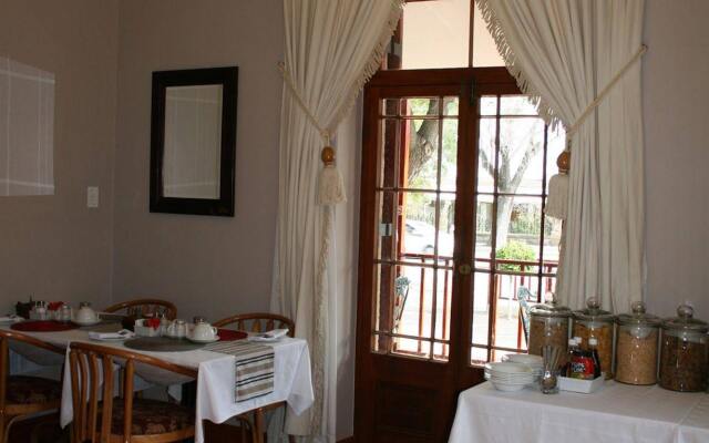88 Baron van Reede Guesthouse