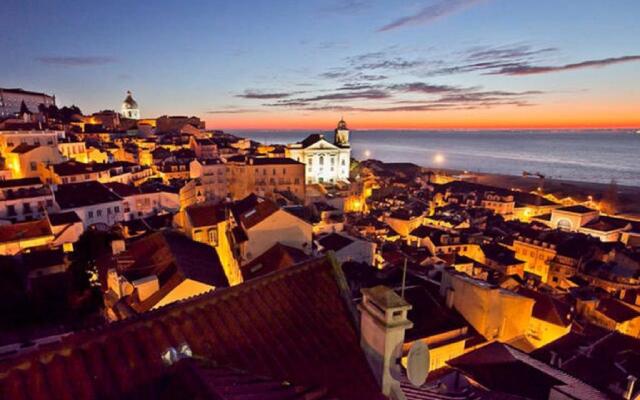 Alfama T1 Travel