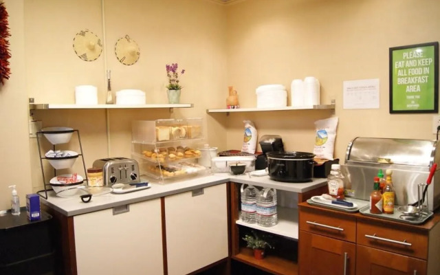 Americas Best Value Inn/brentwood Inn & Garden