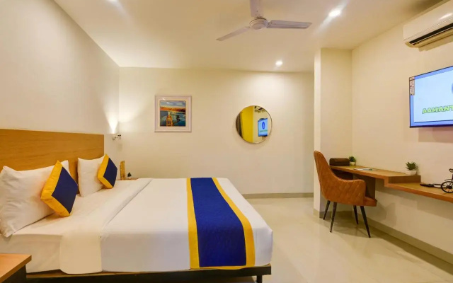 OYO Rooms 813 near Omaxe City Centre