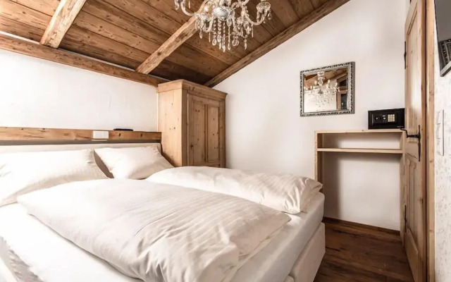 Uralp Royal by A-Appartments