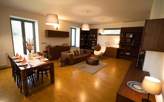 Black Field Apartment