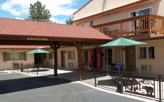 Peak To Peak Lodge