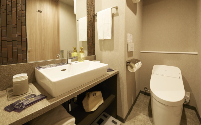 MONday Apart Premium Ueno