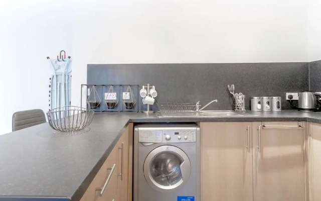 Modern Apartment In Dundee Near Museums, City Centre