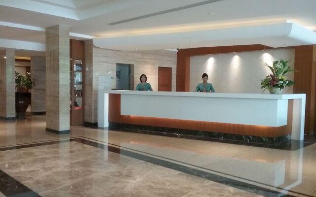 Elmi Hotel