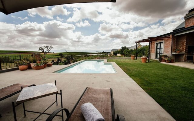 Vineyard Views Country House