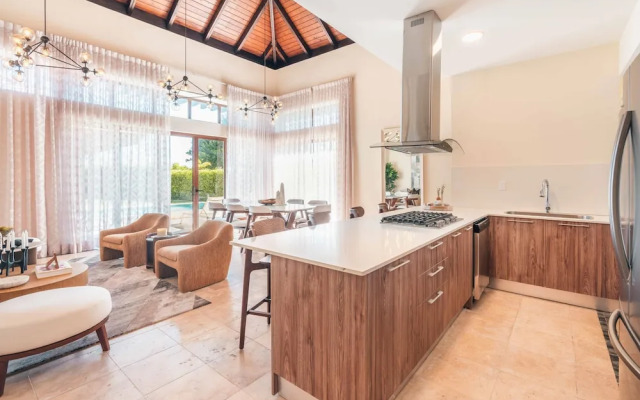 Modern Villa w Pool bbq at Green Village ABB
