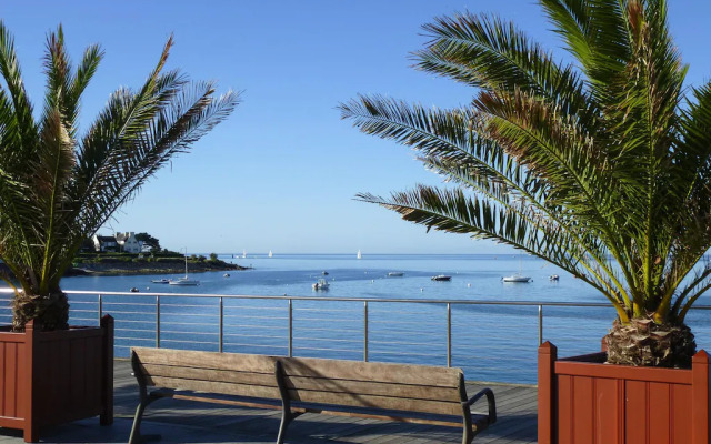 Apartment in Benodet Near Sandy Beaches