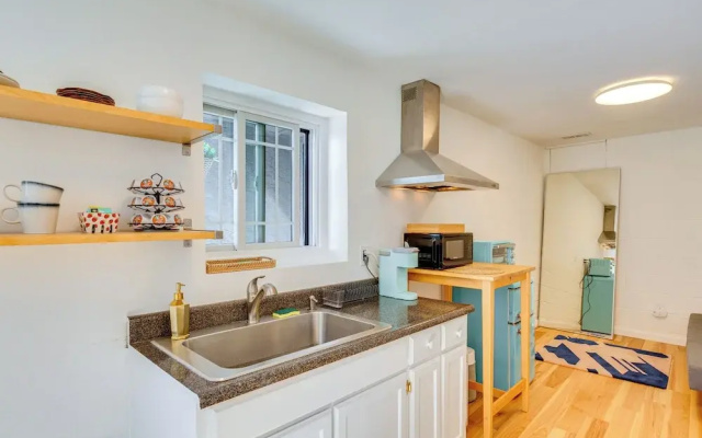 5 Mi to Dtwn Los Angeles: Apt w/ Outdoor Space!