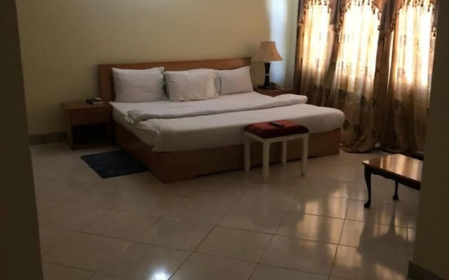 Animens Hotel Takoradi