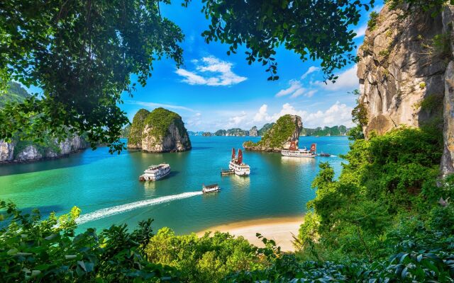 Signature Royal Halong Cruise