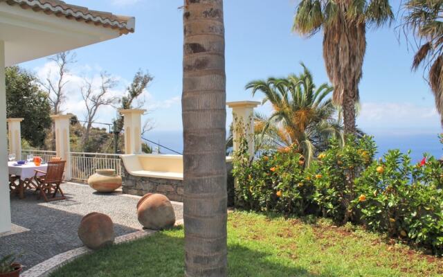 Casa das Neves by Our Madeira