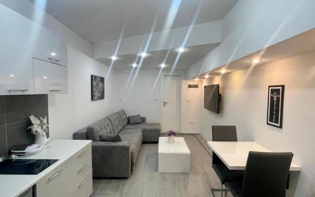 Apartment Diamond -modern and lovely seaside studio apartment