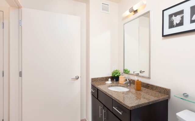 Fully Furnished 2 Bedroom Apartment Near Rittenhouse Apts by RedAwning