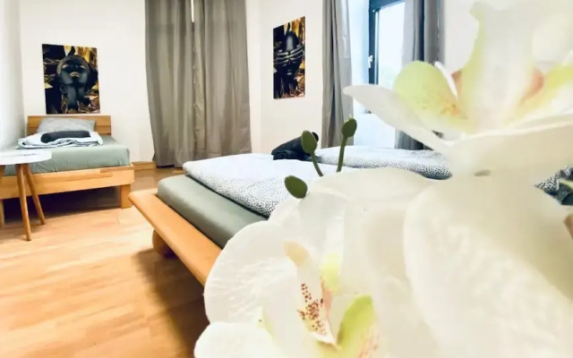 Stylish Shared 3-Bedroom Stay Near City