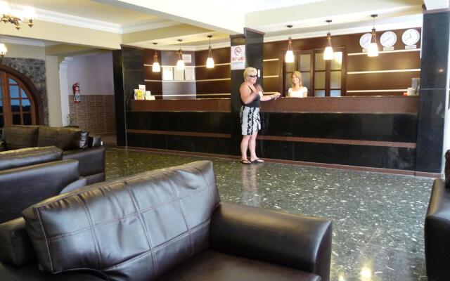 Hotel Mendos 