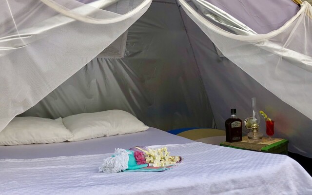 Golden Sand Beach Club & Caravan Holidays