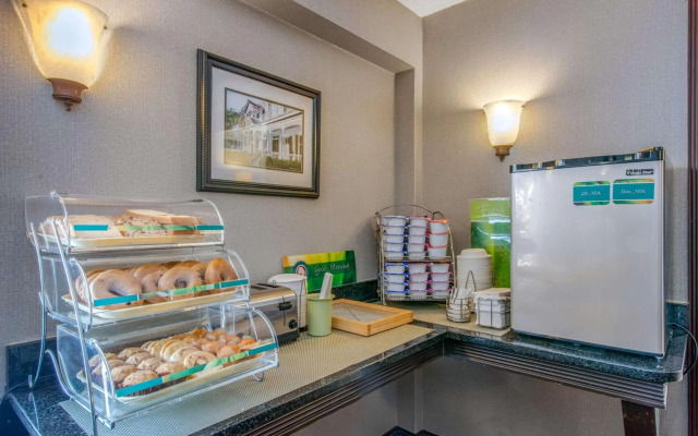 Quality Inn Savannah Historic District