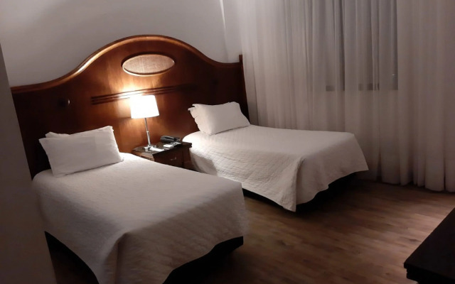 Johnscher by SJ - San Juan Curitiba