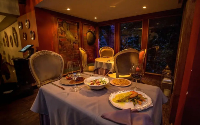 Hotel Chateau Physique