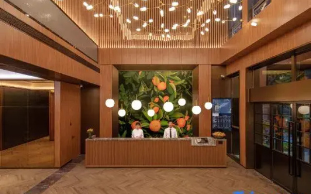 Orange Hotel (Yuyao Colorful City)