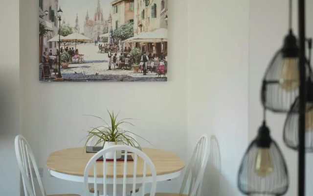 Modern Apartment in the Cotswolds Sleeps 6