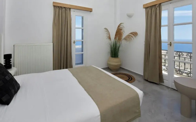 Bluewhite Suites & Villa Santorini