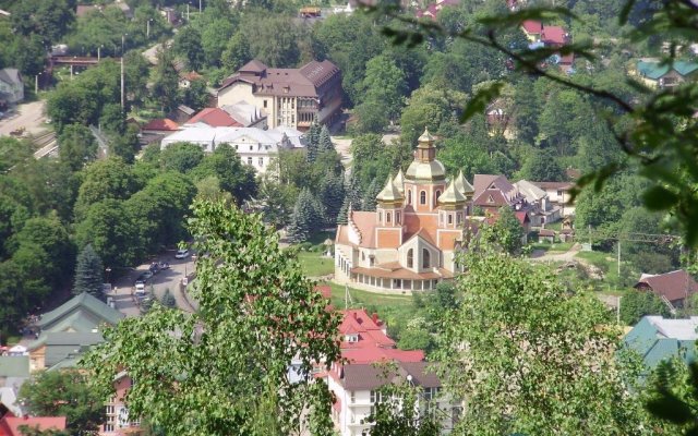 Yaremche Club Hotel