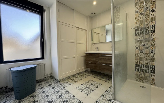 Home in Le Mans Near 24 Hours Circuit